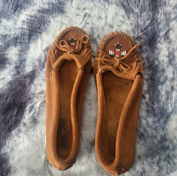 Minnetonka Moccasin - Picture 1 of 4
